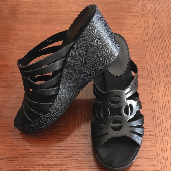 Report Shoes - Report Wedge Sandals